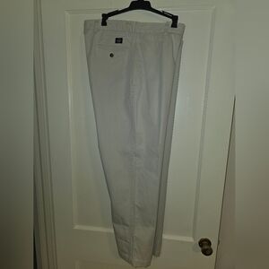 Dockers Men's Classic Khaki Pants